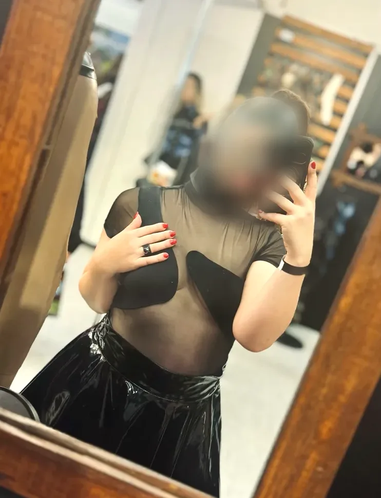 Anna, 29