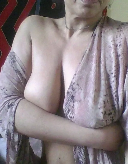 Elina, 25