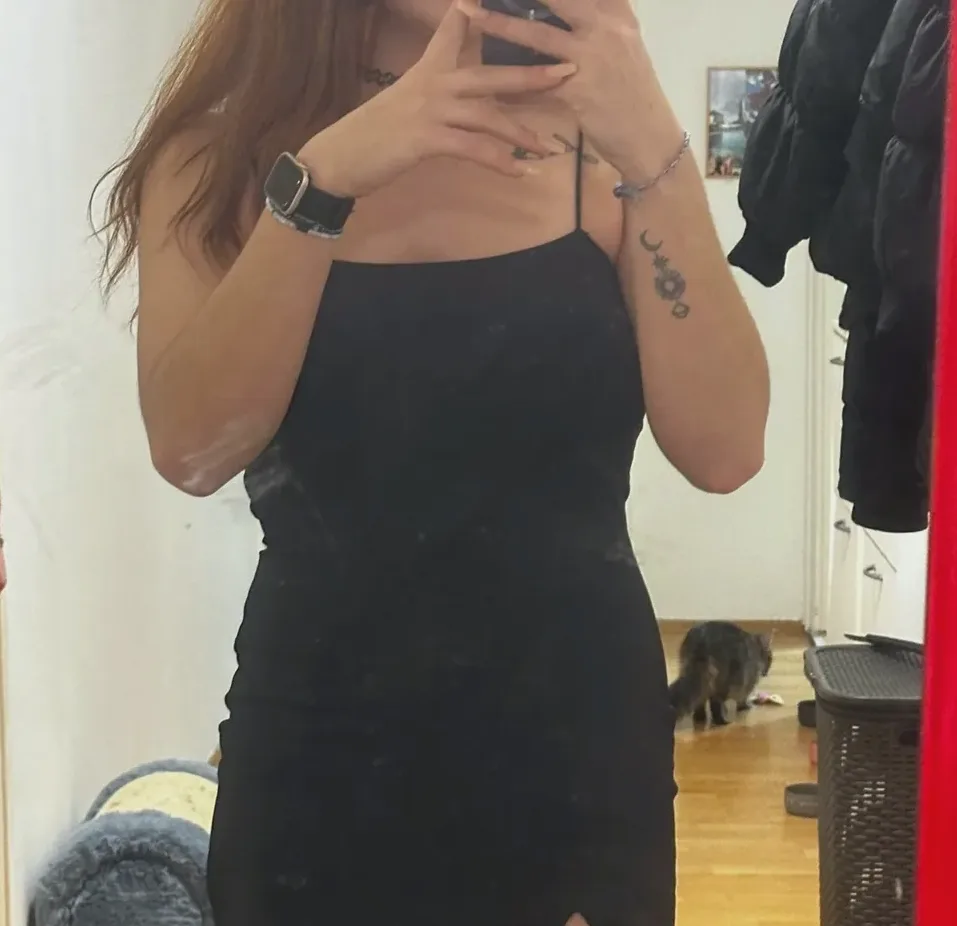 Jenni, 24
